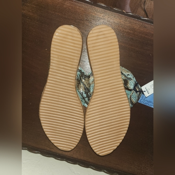 NWT Simply Vera Snake Print sandals Silver - Picture 5 of 6